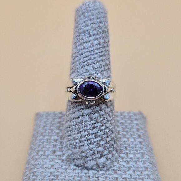 Size 7.75 Sterling Silver Unique Design Cubic Zirconia Gems Ring A6024 - Picture 1 of 10